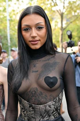 PFW Weinsanto Outside Arrivals JR Ogee arriving at Weinsanto show during Paris Fashion Week, in Paris, France on 28 September 2026. Photo by Julien Reynaud APS-Medias ABACAPRESS.COM Paris France  Copyright: xReynaudxJulien APS-Medias ABACAx