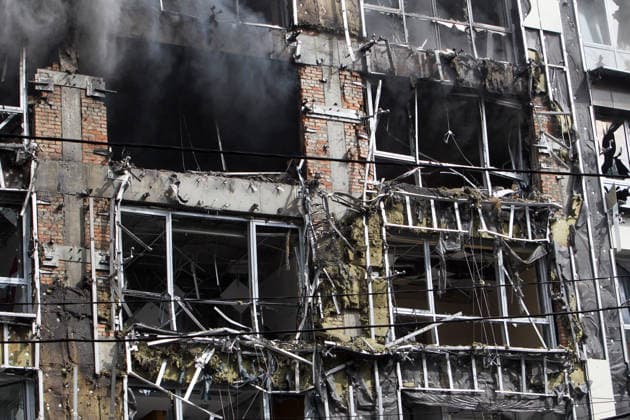 Smoke rises from a business centre, damaged by a Russian drone strike, Dnipro, Ukraine, September 28, 2026. At least three people were killed, and another 15 people were injured in the attack. (Photo by Mykola Miakshykov Ukrinform) Russians attack business centre in Dnipro with drone  Copyright: xMykolaxMiakshykovx