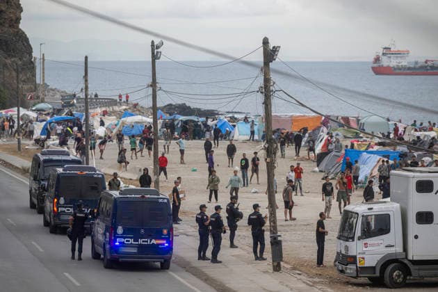 Rain Affects the Settlements on El Trampolín Beach in Ceuta The National Police intervene in the settlements on El Trampolín Beach on September 28, 2026, in Ceuta, Spain. Around 3,000 migrants remain in makeshift settlements on Ceuta’s beaches following the mass influx recorded in late July. Continuous rain is flooding the ground and damaging the shacks built with reeds, plastic sheets, cardboard, and sheets on El Trampolín Beach. SEPTEMBER 28, 2026, Ceuta, Spain  Copyright: xMarcosxMorenox 7806339
