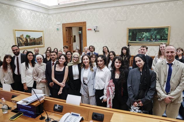 Unseen voices from Palestine to Italy press conference in Rome ROME, ITALY, SEPTEMBER 28: Italian Senator Mariolina Castellone (C) poses with with a group of young Palestinians arrived from the West Bank, at the end of their press conference Unseen voices from Palestine to Italy at the Italian Senate in Rome, Italy, on September 28, 2026. Riccardo De Luca Anadolu Rome Italy. Editorial use only. Please get in touch for any other usage.  Copyright: x2026xAnadoluxRiccardoxDexLucax