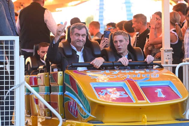 Markus SOEDER, Minister-President of Bavaria and CSU Chairman, and Mayor Dominik Krause ride the Olympia Looping. The two are thus fulfilling a promise: They had announced that they would take the roller coaster ride if Munich were selected in the national bidding process for the 191st Oktoberfest from September 19 to October 4, 2026, at