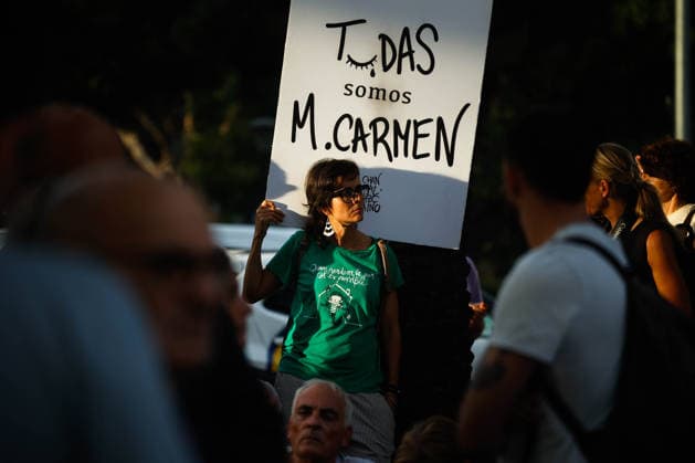 Renters Union Rally at the Entrance to the 4th Vanguardia Awards Several people during a Renters Union demonstration in front of the Palau de Congressos de Catalunya on September 28, 2026, in Barcelona, Catalonia, Spain. The rally took place less than 48 hours before the presentation of the Housing Decree demanded by the unions and parties to the left of the PSOE. SEPTEMBER 28, 2026 Kike Rincó Barcelona Catalonia Barcelona Catalonia Spain  Copyright: xKikexRinconx 7806429
