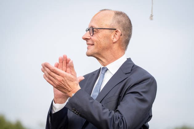 Chancellor Friedrich Merz during the dedication ceremony on the Gustav Heinemann Bridge in Saarlouis; dedication of Helmut Kohl Street and Rue François Mitterrand in Saarlouis, Saarlouis, Saarland, Germany; Gustav Heinemann Bridge
