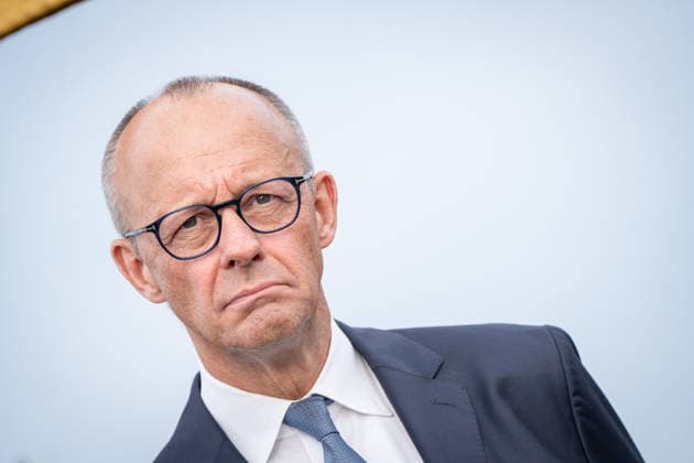 Chancellor Friedrich Merz during the dedication ceremony on the Gustav Heinemann Bridge in Saarlouis; dedication of Helmut Kohl Street and Rue François Mitterrand in Saarlouis, Saarlouis, Saarland, Germany; Gustav Heinemann Bridge