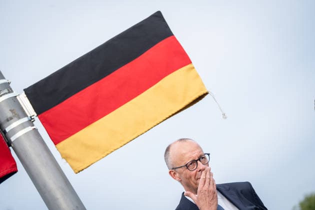 Chancellor Friedrich Merz during the dedication ceremony on the Gustav Heinemann Bridge in Saarlouis; dedication of Helmut Kohl Street and Rue François Mitterrand in Saarlouis, Saarlouis, Saarland, Germany; Gustav Heinemann Bridge