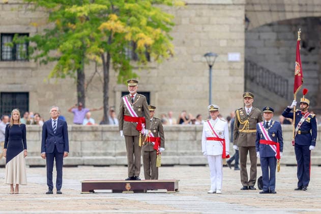 King Felipe VI of Spain at the award ceremony for the Order of Saint Hermenegild and the military parade at the Monastery of El Escorial, San Lorenzo de El Escorial, September 28, 2026 Foto:xDyDxFotografosx xFuturexImagex felipe_6904