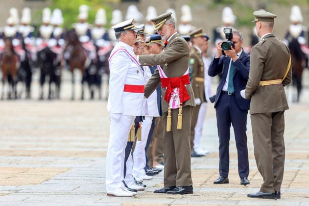 King Felipe VI of Spain at the award ceremony for the Order of Saint Hermenegild and the military parade at the Monastery of El Escorial, San Lorenzo de El Escorial, September 28, 2026 Foto:xDyDxFotografosx xFuturexImagex felipe_6910