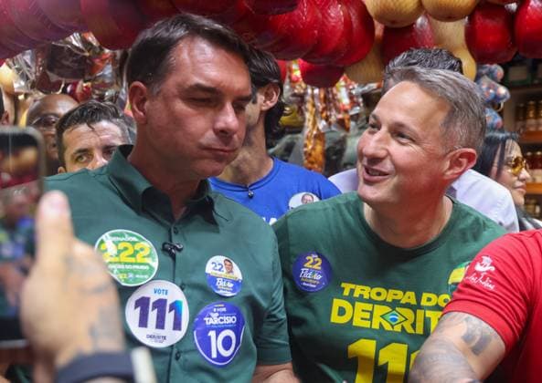 RECORD DATE NOT STATED Flavio Bolsonaro, Ricardo Nunes, and Tarcisio de Freitas campaign at the Sao Paulo Municipal Market. Sao Paulo (SP), 09 28 2026 2026 elections campaign Presidential candidate Flavio Bolsonaro (PL), Sao Paulo governor and candidate for re-election Tarcisio de Freitas (Republicanos) and Sao Paulo mayor Ricardo Nunes (MDB) participate in a campaign event at the Sao Paulo Municipal Market, in the central region of the Sao Paulo capital, this Monday (28).(Foto: Leco Viana Thenews2 imago images) Flavio Bolsonaro, Ricardo Nunes, and Tarcisio de Freitas campaign at the Sao Paulo Municipal Market.  Copyright: xLecoxVianax