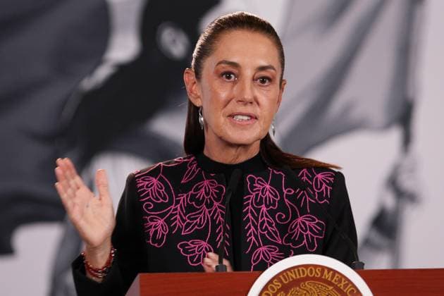 September 28, 2026: TO-45260- Ciudad de M& xe9;xico. 2026-09 -28. Claudia Sheinbaum Pardo, President of Mexico, during the daily morning press conference in the Treasury Room of the National Palace in Mexico City. Among the relevant topics discussed were Hurricane & 039;Polo& 039;, progress in employment, Ayotzinapa report and Morena coordinators. Alejandro God& xcd;nez Clasos.com.mx - ZUMAcs4_ 20260928_faa_cs4_001 Copyright: xAlejandroxGod& Xed;Nezx