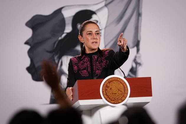 September 28, 2026: TO-45260- Ciudad de M& xe9;xico. 2026-09 -28. Claudia Sheinbaum Pardo, President of Mexico, during the daily morning press conference in the Treasury Room of the National Palace in Mexico City. Among the relevant topics discussed were Hurricane & 039;Polo& 039;, progress in employment, Ayotzinapa report and Morena coordinators. Alejandro God& xcd;nez Clasos.com.mx  - ZUMAcs4_ 20260928_faa_cs4_018 Copyright: xAlejandroxGod& Xed;Nezx