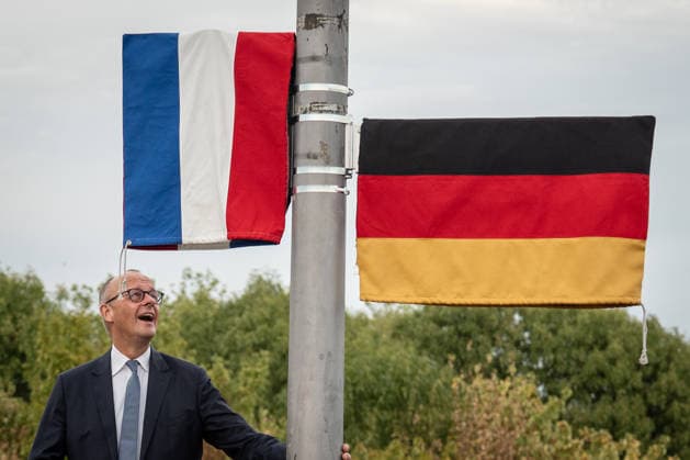 Chancellor Friedrich Merz during the dedication ceremony on the Gustav Heinemann Bridge in Saarlouis; dedication of Helmut Kohl Street and Rue François Mitterrand in Saarlouis, Saarlouis, Saarland, Germany; Gustav Heinemann Bridge