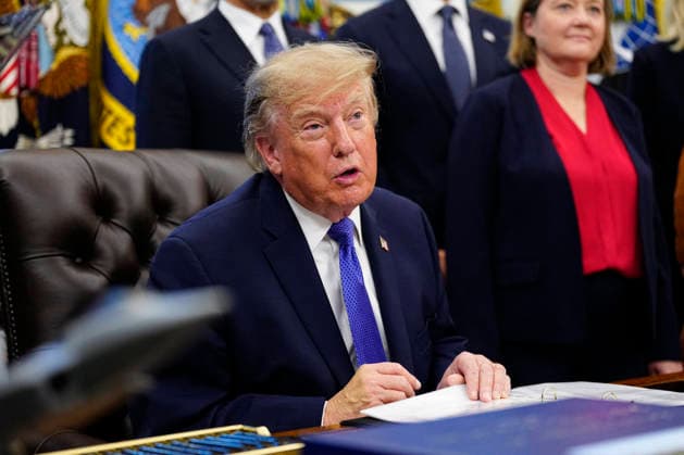President Donald Trump Announces Plans for Largest Steel Plant in U.S. History President Donald Trump delivers an announcement in the Oval Office of the White House in Washington, DC on Monday, September 28, 2026. Trump announced a nearly $18 billion investment by Mesabi Metallics to build the largest steel plant in U.S. history in Iowa. Photo by Bonnie Cash Pool ABACAPRESS.COM WASHINGTON DC United States  Copyright: xPool ABACAx