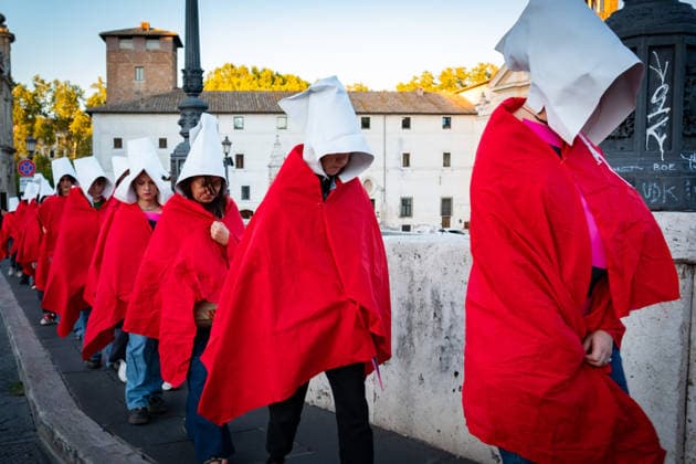 September 28, 2026, Rome, Rm, Italy: To mark International Safe Abortion Day, the feminist and transfeminist movement Non Una Di Meno (Not One Less) is holding a rally outside the Ministry of Health, reiterating their call for The right to free, safe, and accessible abortion for everyone who requests it . Protesters wear the red cloaks and white bonnets from The Handmaid s Tale as a visual symbol to defend abortion access and oppose reproductive restrictions. Rome Italy - ZUMAg256 20260928_znp_g256_002 Copyright: xMarcoxDixGianvitox
