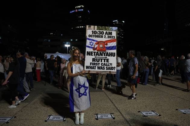 October 7 families demand accountability at Tel Aviv protest TEL AVIV, ISRAEL, SEPTEMBER 28, 2026: Israelis gather at Hostages Square in Tel Aviv during the October 7 Failure Sukkah, a protest initiative organized by families affected by the October 7, 2023 attack, including relatives of victims, former hostages and their families. Participants called for accountability and a full investigation into the failures surrounding the attack. Protesters used signs, masks and symbolic performances criticizing Prime Minister Benjamin Netanyahu and other political and security officials, as families renewed calls for those who held positions of responsibility at the time to be held accountable. The protest initiative is being held at Hostages S Copyright: x xSaeedxQaqx xJNAxPressx