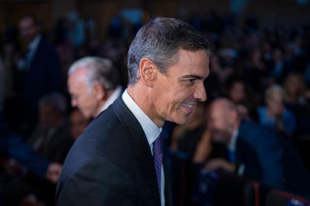 Sánchez and Illa Attend the 4th Vanguardia Awards Ceremony in Barcelona Prime Minister Pedro Sánchez during the 4th Vanguardia Awards ceremony on September 28, 2026, in Barcelona, Catalonia, Spain. These awards bring together more than 1,200 prominent figures to honor winners in ten categories focused on sustainability, innovation, culture, and civic engagement. SEPTEMBER 28, 2026 Lorena Sopê Barcelona Catalonia Barcelona Catalonia Spain  Copyright: xLorenaxSopÃªnax 7806684