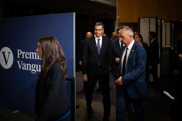 Sánchez and Illa Attend the 4th Vanguardia Awards Ceremony in Barcelona Prime Minister Pedro Sánchez during the 4th Vanguardia Awards ceremony on September 28, 2026, in Barcelona, Catalonia, Spain. These awards bring together more than 1,200 prominent figures to honor winners in ten categories focused on sustainability, innovation, culture, and civic engagement. SEPTEMBER 28, 2026 Lorena Sopê Barcelona Catalonia Barcelona Catalonia Spain  Copyright: xLorenaxSopÃªnax 7806686