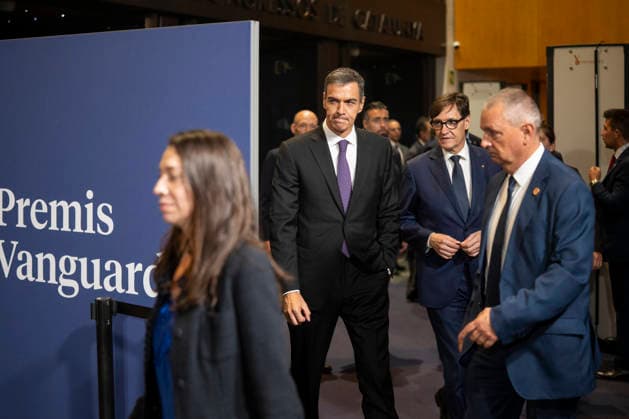 Sánchez and Illa Attend the 4th Vanguardia Awards Ceremony in Barcelona Prime Minister Pedro Sánchez during the 4th Vanguardia Awards ceremony on September 28, 2026, in Barcelona, Catalonia, Spain. These awards bring together more than 1,200 prominent figures to honor winners in ten categories focused on sustainability, innovation, culture, and civic engagement. SEPTEMBER 28, 2026 Lorena Sopê Barcelona Catalonia Barcelona Catalonia Spain  Copyright: xLorenaxSopÃªnax 7806687