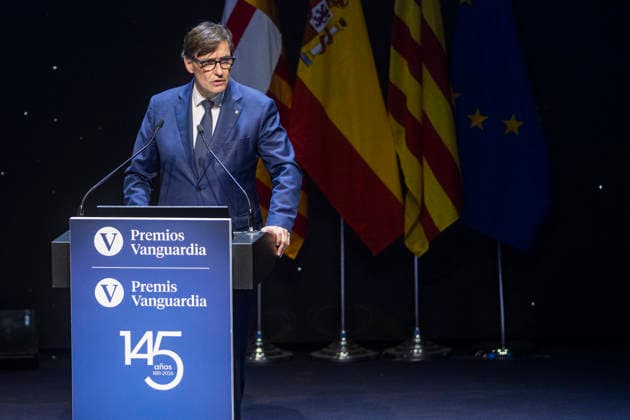 Sánchez and Illa Attend the 4th Vanguardia Awards Ceremony in Barcelona The president of the Generalitat, Salvador Illa, speaks during the 4th Vanguardia Awards ceremony on September 28, 2026, in Barcelona, Catalonia, Spain. These awards bring together more than 1,200 dignitaries to honor winners in ten categories focused on sustainability, innovation, culture, and civic engagement. SEPTEMBER 28, 2026 Lorena Sopê Barcelona Catalonia Barcelona Catalonia Spain  Copyright: xLorenaxSopÃªnax 7806719