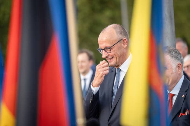 Chancellor Friedrich Merz during the dedication ceremony on the Gustav Heinemann Bridge in Saarlouis; dedication of Helmut Kohl Street and Rue François Mitterrand in Saarlouis, Saarlouis, Saarland, Germany; Gustav Heinemann Bridge