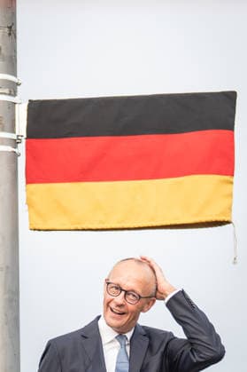 Chancellor Friedrich Merz during the dedication ceremony on the Gustav Heinemann Bridge in Saarlouis; dedication of Helmut Kohl Street and Rue François Mitterrand in Saarlouis, Saarlouis, Saarland, Germany; Gustav Heinemann Bridge