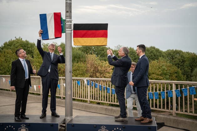 Chancellor Friedrich Merz during the dedication ceremony on the Gustav Heinemann Bridge in Saarlouis; dedication of Helmut Kohl Street and Rue François Mitterrand in Saarlouis, Saarlouis, Saarland, Germany; Gustav Heinemann Bridge