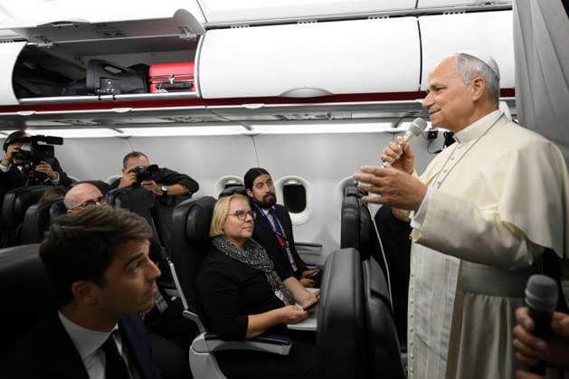 TRIP_PAPA_2026 Italy, In Flight, Vatican, 2026 9 29 Pope Leo XIV gives a press conference with accredited journalists on the return flight from France. EDITORIAL USE ONLY - NO BOOKS Copyright: xVATICANxMEDIA xCatholicxPressxPhotox