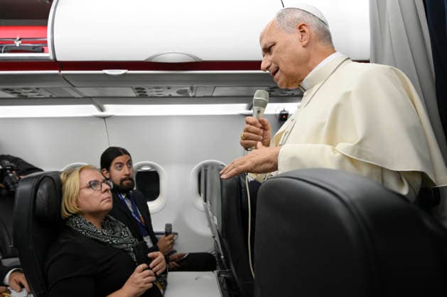 TRIP_PAPA_2026 Italy, In Flight, Vatican, 2026 9 29 Pope Leo XIV gives a press conference with accredited journalists on the return flight from France. EDITORIAL USE ONLY - NO BOOKS Copyright: xVATICANxMEDIA xCatholicxPressxPhotox