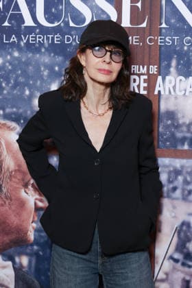 Fausse Note Premiere - Paris Anne Parillaud attends the photocall for the premiere of Fausse Note held at the Publicis Cinema in Paris, France on September 28, 2026. Photo by David Boyer ABACAPRESS.COM Paris France  Copyright: xBoyerxDavid ABACAx