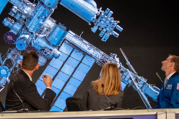 NASA Administrator Jared Isaacman (L), NASA s Low Earth Orbit Program Manager Dana Weigel, NASA astronaut Woody Hoburg (R) looks a a projection of the International Space Station prior to a news conference for an update on the Boeing Starliner Spacecraft at Kennedy Space Center, Florida on Monday, September 28, 2026. After a redesign, the next Starliner is expected to be launched in December.  KSC20260928110 PATxBENIC