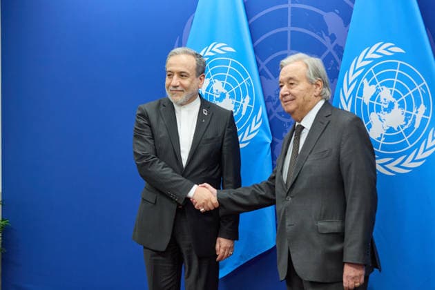 September 28, 2026, New York, New York, USA: Iranian Foreign Minister Seyed Abbas Araghchi shakes hands with United Nations Secretary-General Antonio Guterres in front of United Nations flags at United Nations headquarters in New York City. New York USA  - ZUMAs237 20260928_aap_s237_008 Copyright: xMarkxJ.xSullivanx