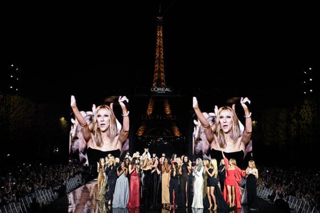 PFW - Celine Dion at LOreal Runway in Paris FA Canadian singer Celine Dion performs after the runway of l Oreal Paris for the Women s Spring Summer 2027 collection fashion during the Paris Fashion Week, on September 28, 2026. Photo by Firas Abdullah ABACAPRESS.COM Paris Ile-de-France France  Copyright: xAbdullahxFiras ABACAx