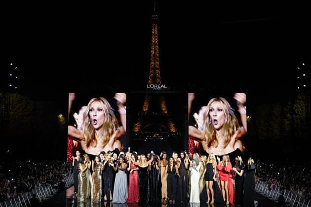 PFW - Celine Dion at LOreal Runway in Paris FA Canadian singer Celine Dion performs after the runway of l Oreal Paris for the Women s Spring Summer 2027 collection fashion during the Paris Fashion Week, on September 28, 2026. Photo by Firas Abdullah ABACAPRESS.COM Paris Ile-de-France France  Copyright: xAbdullahxFiras ABACAx