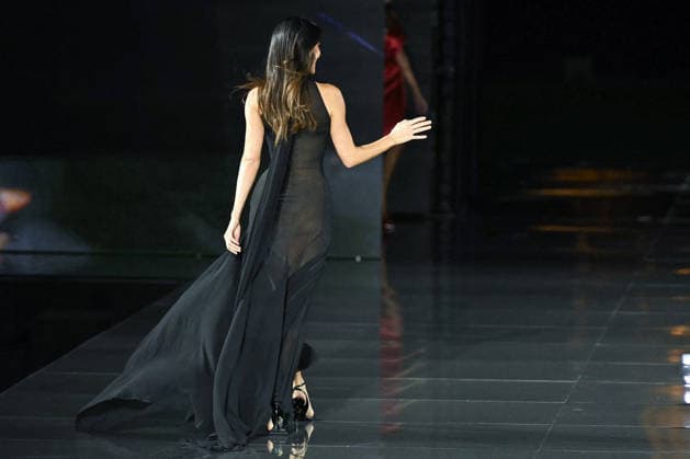 PFW - LOreal Runway in Paris FA Kendall Jenner walks the runway of l Oreal Paris for the Women s Spring Summer 2027 collection fashion during the Paris Fashion Week, on September 28, 2026. Photo by Firas Abdullah ABACAPRESS.COM Paris Ile-de-France France  Copyright: xAbdullahxFiras ABACAx
