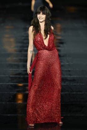 PFW - LOreal Runway in Paris FA Cara Delevingne walks the runway of l Oreal Paris for the Women s Spring Summer 2027 collection fashion during the Paris Fashion Week, on September 28, 2026. Photo by Firas Abdullah ABACAPRESS.COM Paris Ile-de-France France  Copyright: xAbdullahxFiras ABACAx