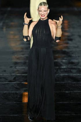 PFW - LOreal Runway in Paris FA Bebe Vio walks the runway of l Oreal Paris for the Women s Spring Summer 2027 collection fashion during the Paris Fashion Week, on September 28, 2026. Photo by Firas Abdullah ABACAPRESS.COM Paris Ile-de-France France  Copyright: xAbdullahxFiras ABACAx