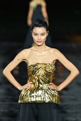 PFW - LOreal Runway in Paris FA Mei Jiang walks the runway of l Oreal Paris for the Women s Spring Summer 2027 collection fashion during the Paris Fashion Week, on September 28, 2026. Photo by Firas Abdullah ABACAPRESS.COM Paris Ile-de-France France  Copyright: xAbdullahxFiras ABACAx