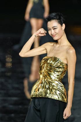 PFW - LOreal Runway in Paris FA Mei Jiang walks the runway of l Oreal Paris for the Women s Spring Summer 2027 collection fashion during the Paris Fashion Week, on September 28, 2026. Photo by Firas Abdullah ABACAPRESS.COM Paris Ile-de-France France  Copyright: xAbdullahxFiras ABACAx