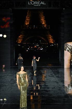 PFW - LOreal Runway in Paris FA Aseel Omran walks the runway of l Oreal Paris for the Women s Spring Summer 2027 collection fashion during the Paris Fashion Week, on September 28, 2026. Photo by Firas Abdullah ABACAPRESS.COM Paris Ile-de-France France  Copyright: xAbdullahxFiras ABACAx