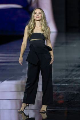 Kristen Bell – L’Oréal Paris Express Your Worth Fashion Show in Paris, France, on September 29, 2025 Olivier Borde Bestimage L’Oréal Paris Fashion Show, Express Your Worth in Paris, France, September 2025, France  Copyright: xOLIVIERxBORDEx xBESTIMAGExOLIVIERxBORDEx xBESTIMAGEx