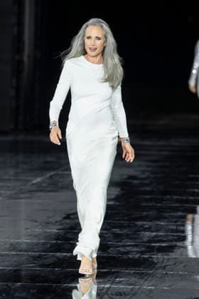 Andie MacDowell – L’Oréal Paris Express Your Worth Fashion Show in Paris, France, on September 29, 2025 Olivier Borde Bestimage L’Oréal Paris Fashion Show, Express Your Worth in Paris, France, September 2025 France  Copyright: xOLIVIERxBORDEx xBESTIMAGExOLIVIERxBORDEx xBESTIMAGEx