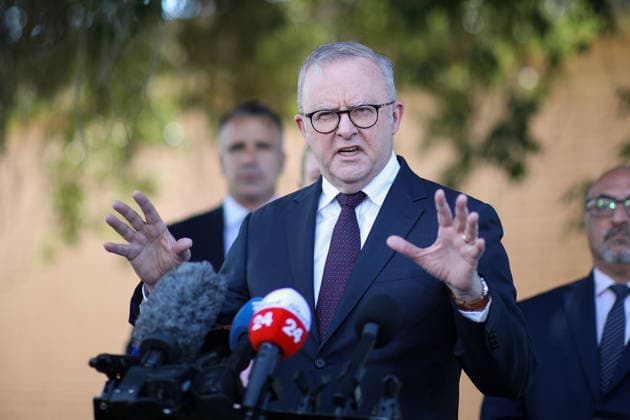ALBANESE HAMPSTEAD BARRACKS, Prime Minister Anthony Albanese and Premier of South Australia Peter Malinauskas during a visit to Hampstead Barracks in Adelaide, Tuesday, September 29, 2026. ( NO ARCHIVING ADELAIDE SOUTH AUSTRALIA Australia  Copyright: xMattxTurnerx 20260929121408870505