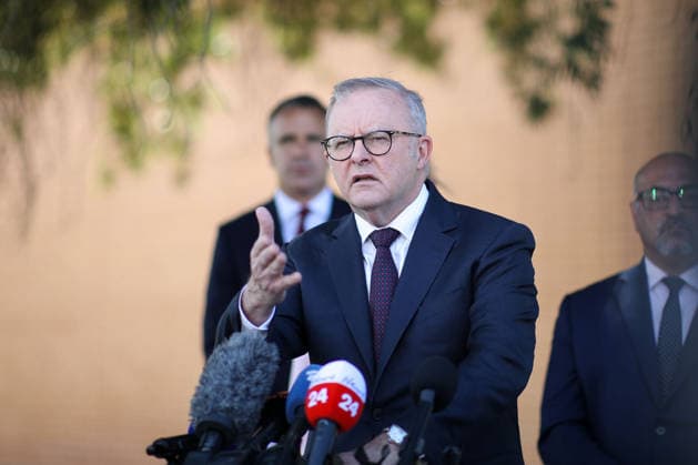 ALBANESE HAMPSTEAD BARRACKS, Prime Minister Anthony Albanese and Premier of South Australia Peter Malinauskas during a visit to Hampstead Barracks in Adelaide, Tuesday, September 29, 2026. ( NO ARCHIVING ADELAIDE SOUTH AUSTRALIA Australia  Copyright: xMattxTurnerx 20260929148352168340