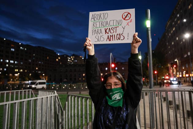 September 28, 2026, Santiago, Chile: Various feminist groups take part in a march in Santiago, Chile, as part of the Global Day of Action for Legal and Safe Abortion. Santiago Chile  - ZUMAu105 20260928_zip_u105_005 Copyright: xManuelxUrzuax