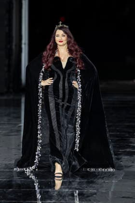 Aishwarya Rai Bachchan – L’Oréal Paris Express Your Worth Fashion Show in Paris, France, on September 29, 2025 Olivier Borde Bestimage L’Oréal Paris Fashion Show, Express Your Worth in Paris, France, September 2025 France  Copyright: xOLIVIERxBORDEx xBESTIMAGExOLIVIERxBORDEx xBESTIMAGEx