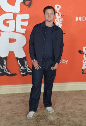 LOS ANGELES, CA - SEPTEMBER 28: Cooper Tomlinson at the Los Angeles Premiere of Warner Bros. Pictures Digger at Directors Village on September 28, 2026 in Los Angeles, California. Copyright: xJeffreyxMayerx