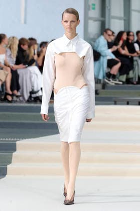 PFW - Julie Kegels Runway A model walks the runway during the Julie Kegels Womenswear Spring Summer 2027 show as part of Paris Fashion Week on September 28, 2026 in Paris, France. Photo by Alain-Gil Gonzalez ABACAPRESS.COM Paris France  Copyright: xGonzalezxAlain-Gil ABACAx