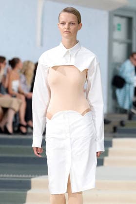 PFW - Julie Kegels Runway A model walks the runway during the Julie Kegels Womenswear Spring Summer 2027 show as part of Paris Fashion Week on September 28, 2026 in Paris, France. Photo by Alain-Gil Gonzalez ABACAPRESS.COM Paris France  Copyright: xGonzalezxAlain-Gil ABACAx