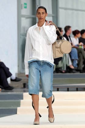 PFW - Julie Kegels Runway A model walks the runway during the Julie Kegels Womenswear Spring Summer 2027 show as part of Paris Fashion Week on September 28, 2026 in Paris, France. Photo by Alain-Gil Gonzalez ABACAPRESS.COM Paris France  Copyright: xGonzalezxAlain-Gil ABACAx