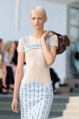 PFW - Julie Kegels Runway A model walks the runway during the Julie Kegels Womenswear Spring Summer 2027 show as part of Paris Fashion Week on September 28, 2026 in Paris, France. Photo by Alain-Gil Gonzalez ABACAPRESS.COM Paris France  Copyright: xGonzalezxAlain-Gil ABACAx