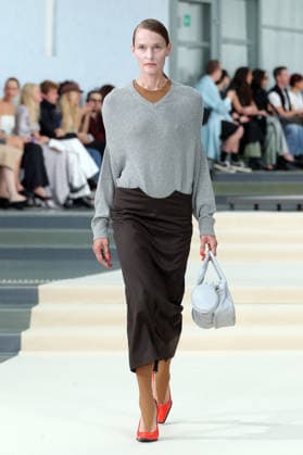 PFW - Julie Kegels Runway A model walks the runway during the Julie Kegels Womenswear Spring Summer 2027 show as part of Paris Fashion Week on September 28, 2026 in Paris, France. Photo by Alain-Gil Gonzalez ABACAPRESS.COM Paris France  Copyright: xGonzalezxAlain-Gil ABACAx
